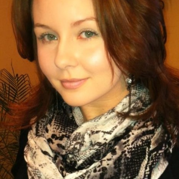 Meet your Posher,  JJ - Picture 5 of 5